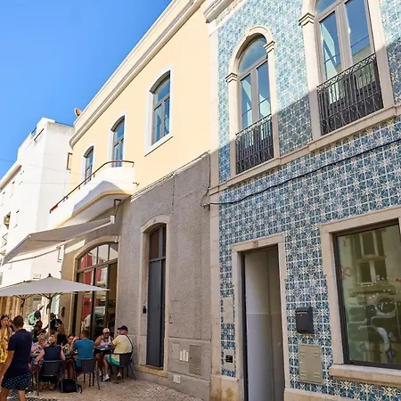 Nirvana Lagos- Roof * 拉哥斯